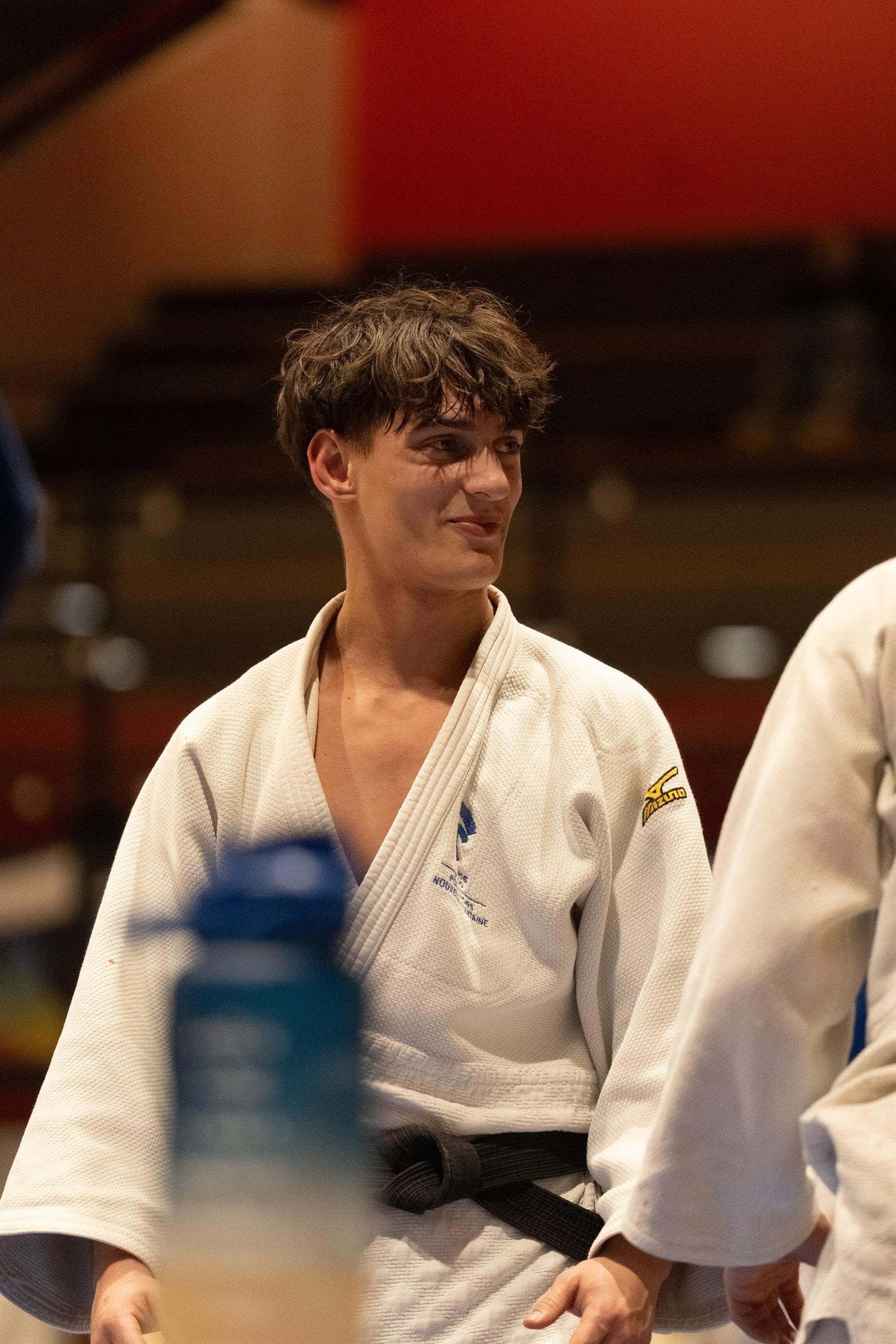 Portrait d'un judoka au salut avant le randori