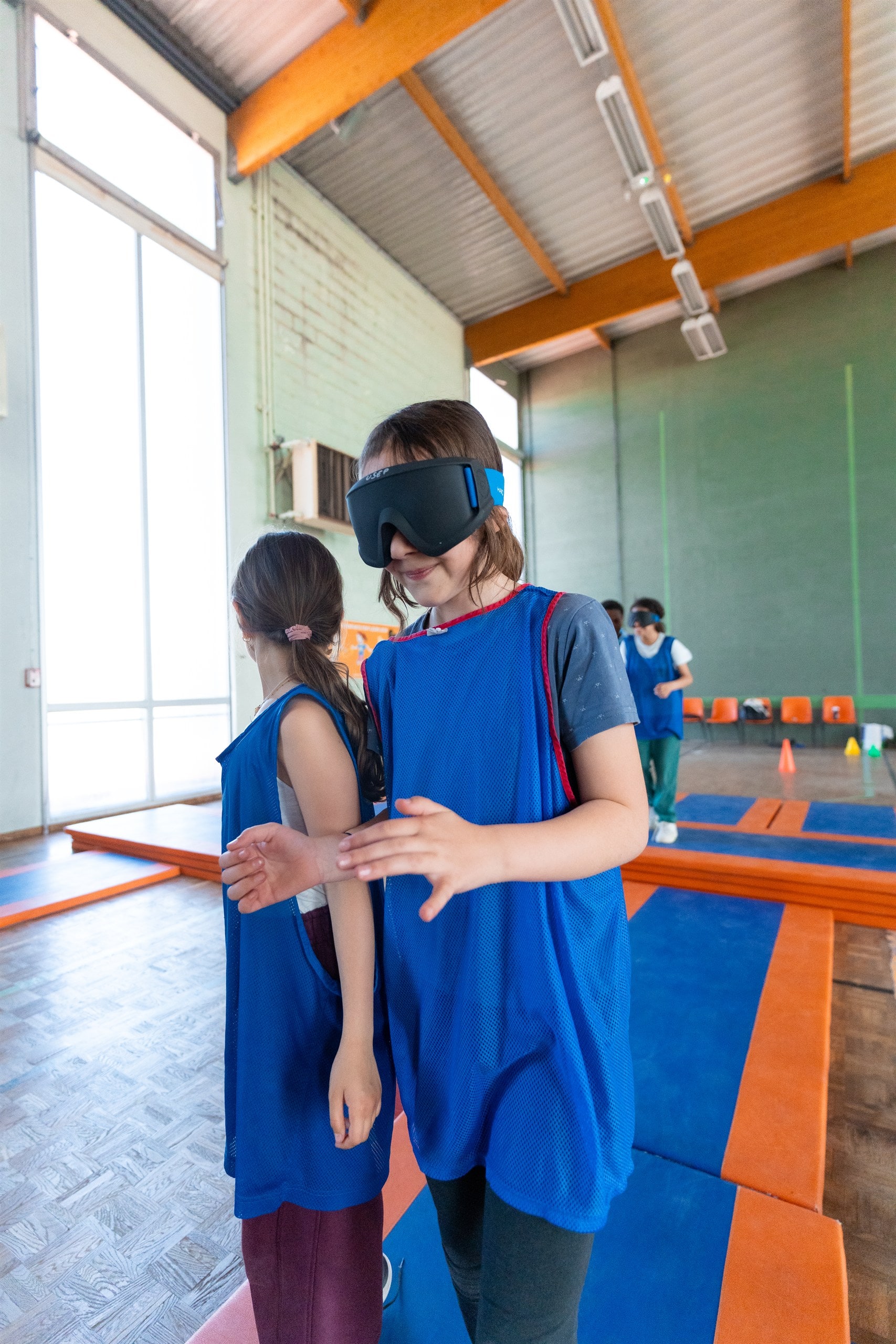 Parcours d'adresse en salle, les yeux bandés